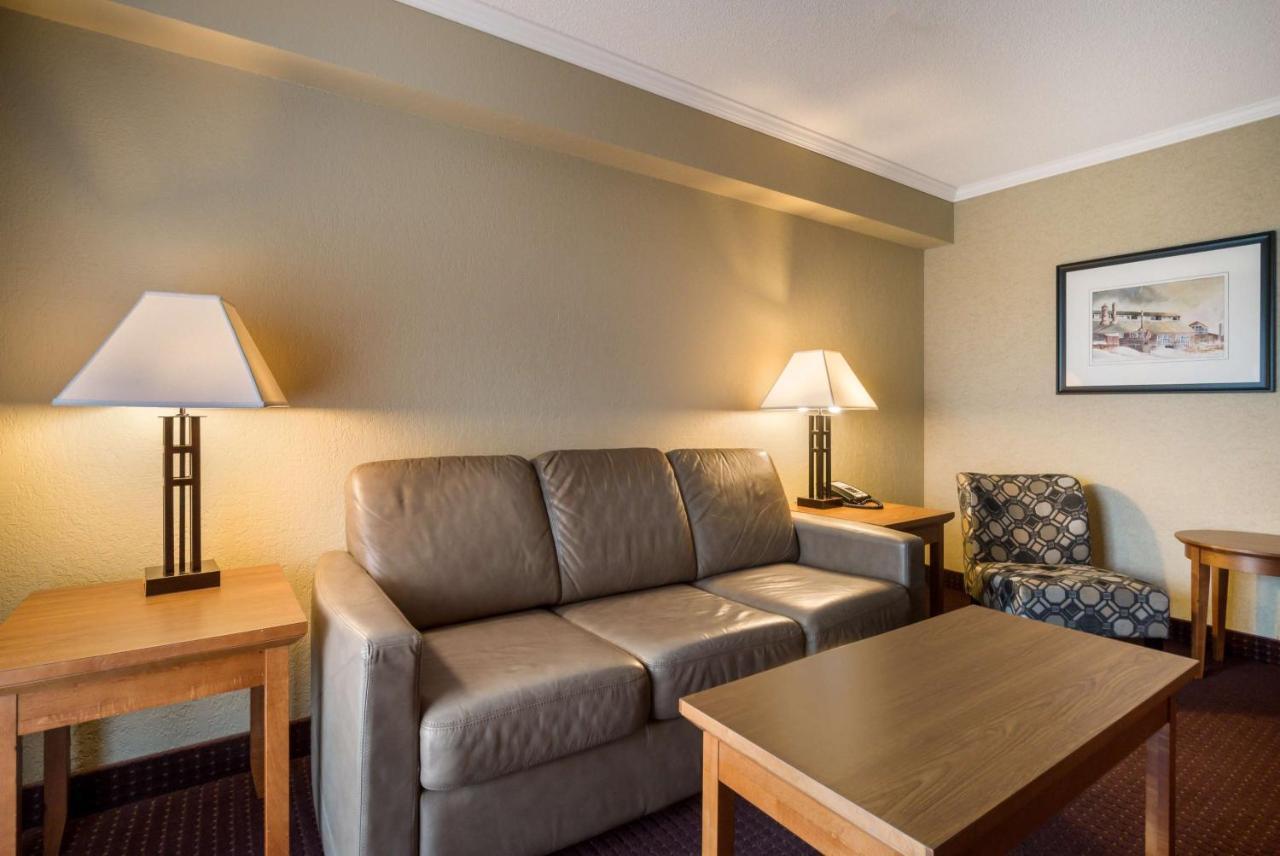 Best Western Plus Norwester Hotel & Conference Centre Θάντερ Μπέι Εξωτερικό φωτογραφία