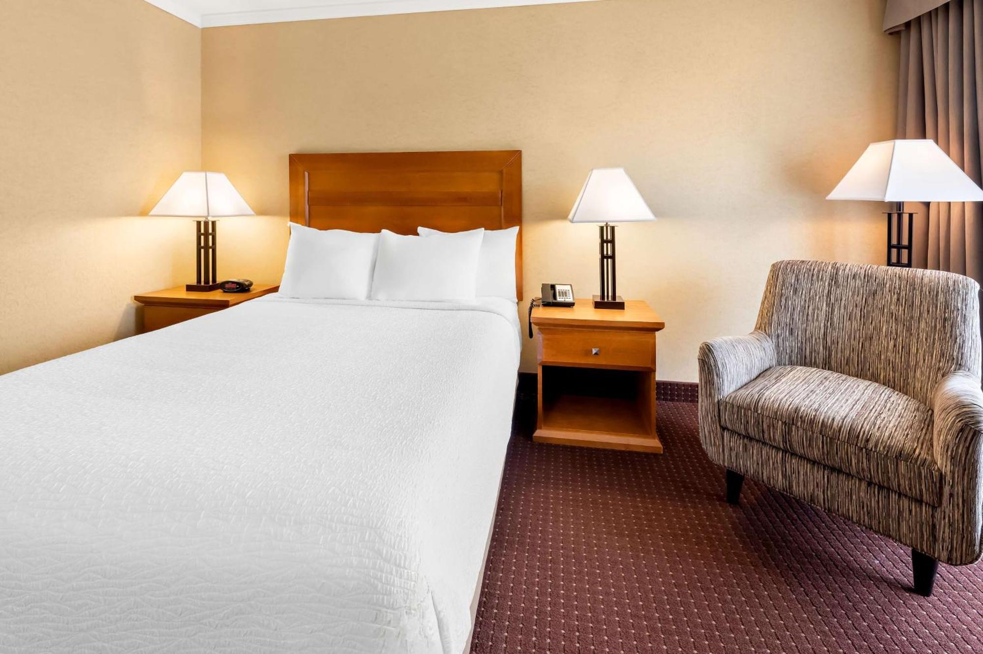 Best Western Plus Norwester Hotel & Conference Centre Θάντερ Μπέι Εξωτερικό φωτογραφία