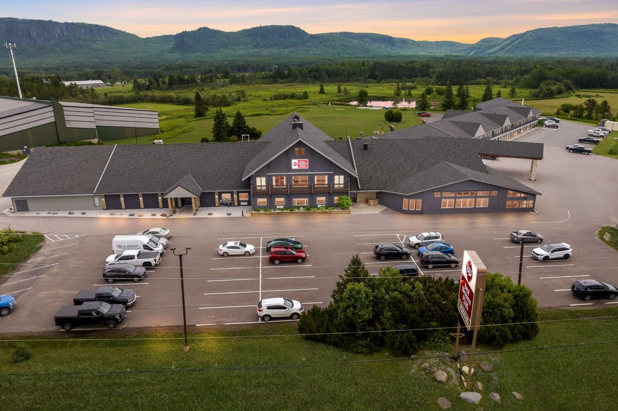 Best Western Plus Norwester Hotel & Conference Centre Θάντερ Μπέι Εξωτερικό φωτογραφία